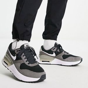 Nike Air Max System Size 11.5